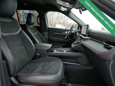 Used 2025 Ford Explorer ST image 8