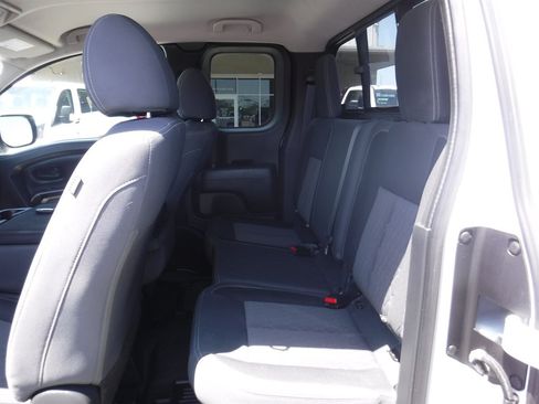 Used 2022 Nissan Titan S RWD image 11