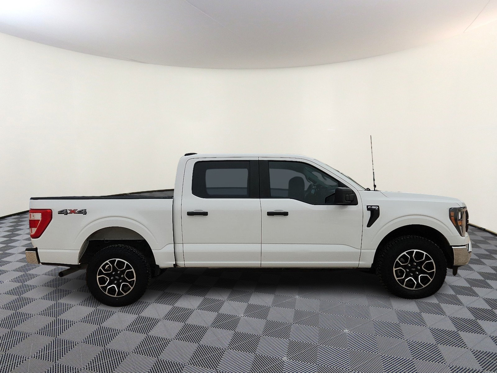 Used 2023 Ford F150 XL w/ XL Chrome Appearance Package AWD/4WD image 5