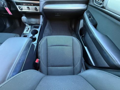 Used 2018 Subaru Outback 2.5i AWD/4WD image 24