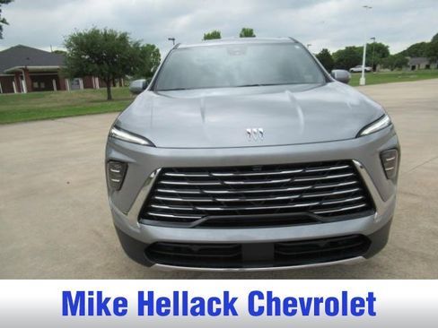Used 2025 Buick Enclave Preferred FWD image 19