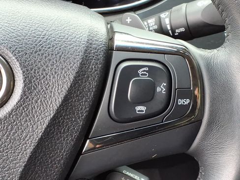 Used 2015 Toyota Avalon Limited FWD image 18