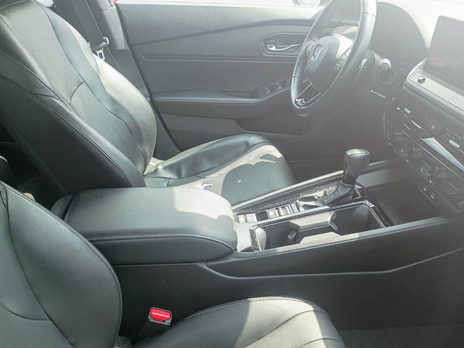 Used 2023 Honda Accord Sport image 3