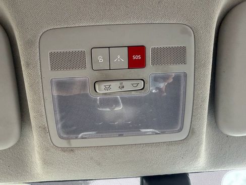 Used 2024 Hyundai Venue Limited FWD image 43