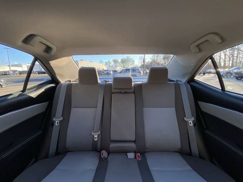 Used 2018 Toyota Corolla LE image 30