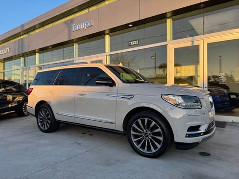 Used 2020 Lincoln Navigator Reserve image 1