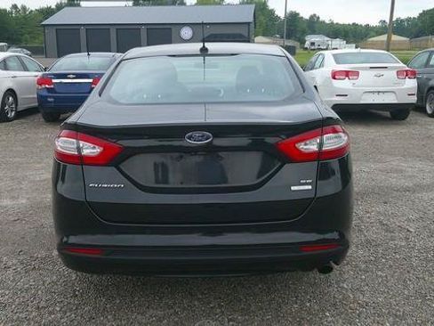 Used 2015 Ford Fusion SE w/ Equipment Group 202A FWD image 4