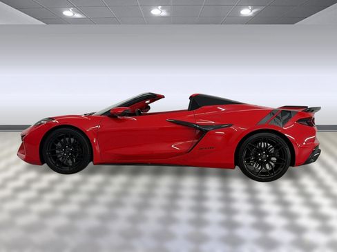 Used 2024 Chevrolet Corvette Z06 RWD image 2