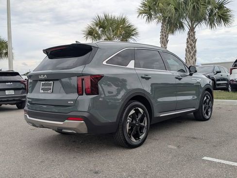 Certified 2025 Kia Sorento EX w/ EX Panoramic Sunroof Package FWD image 5