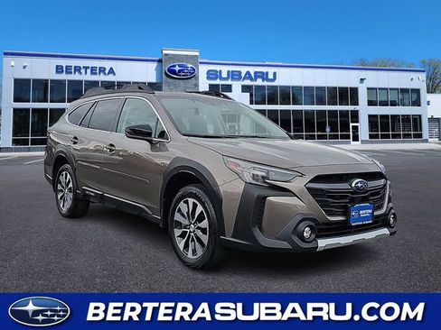 Used 2023 Subaru Outback Limited XT AWD/4WD image 2