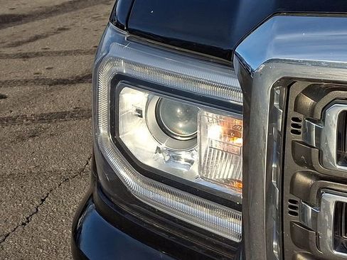 Used 2017 GMC Sierra 1500 SLE w/ SLE Value Package image 10