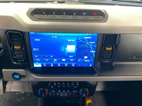 Certified 2022 Ford Bronco Badlands image 18