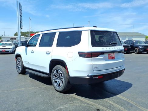 Used 2024 Jeep Wagoneer Series II w/ Flexible Seating Group AWD/4WD image 6