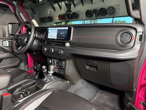 Used 2024 Jeep Gladiator Rubicon image 18