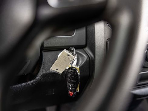 Used 2018 RAM 1500 Express AWD/4WD image 24