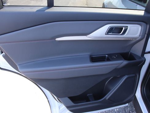 New 2026 Ford Explorer Active AWD/4WD image 17