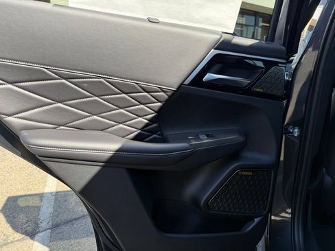 New 2026 Mitsubishi Outlander SEL Black Edition FWD image 38