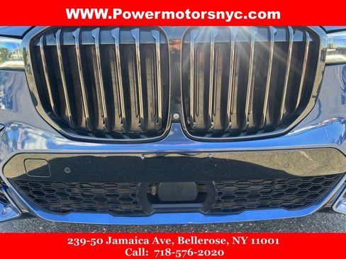 Used 2021 BMW X7 xDrive40i w/ M Sport Package AWD/4WD image 9