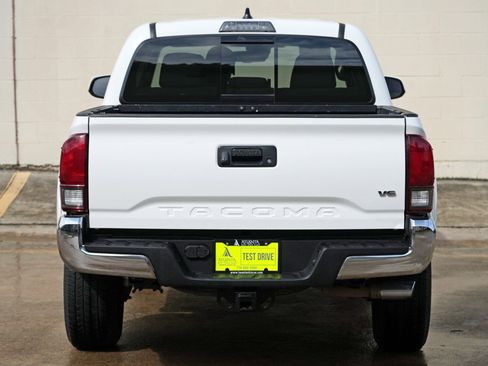 Used 2021 Toyota Tacoma SR5 RWD image 43