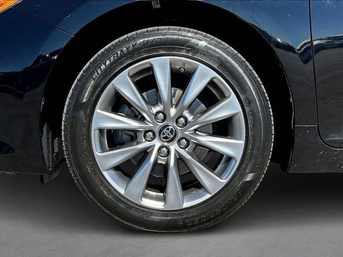 Used 2017 Toyota Camry LE image 8