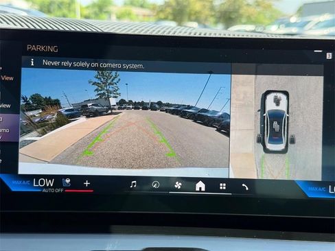 Certified 2025 BMW 530i xDrive w/ Premium Package image 18