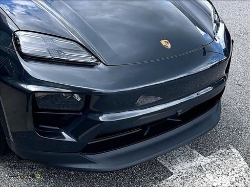 Used 2026 Porsche Macan Electric RWD image 25