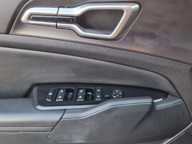 Used 2025 Kia Sportage EX FWD image 30