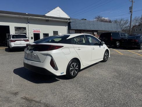 Used 2017 Toyota Prius Prime Plus image 9