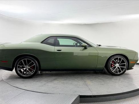 Used 2018 Dodge Challenger R/T w/ Performance Handling Group RWD image 7