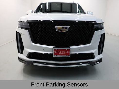 Used 2024 Cadillac Escalade ESV V w/ Heavy-Duty Trailer Package AWD/4WD image 34