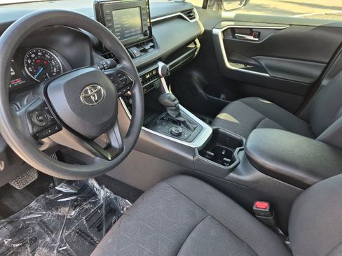 Certified 2022 Toyota RAV4 XLE w/ Convenience Package AWD/4WD image 9