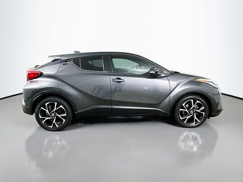 Used 2021 Toyota C-HR XLE image 9
