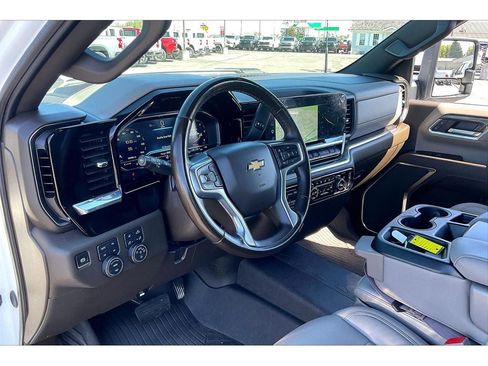 Used 2025 Chevrolet Silverado 3500 LTZ AWD/4WD image 16