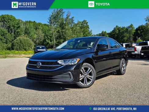 Used 2024 Volkswagen Jetta SE FWD image 1