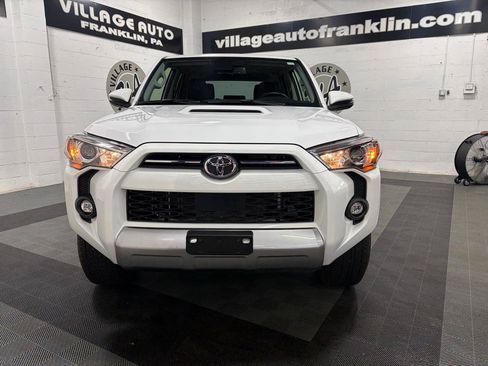 Used 2024 Toyota 4Runner TRD Off-Road Premium w/ Moonroof Package AWD/4WD image 4