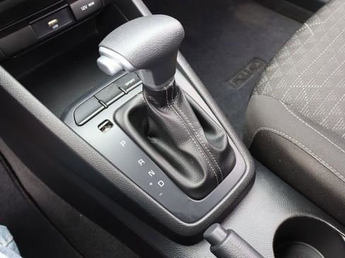Used 2022 Kia Rio S FWD image 9