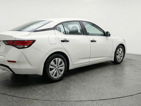 Used 2025 Nissan Sentra S image 9