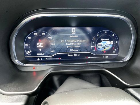 Used 2024 GMC Yukon SLT w/ SLT Premium Package image 26