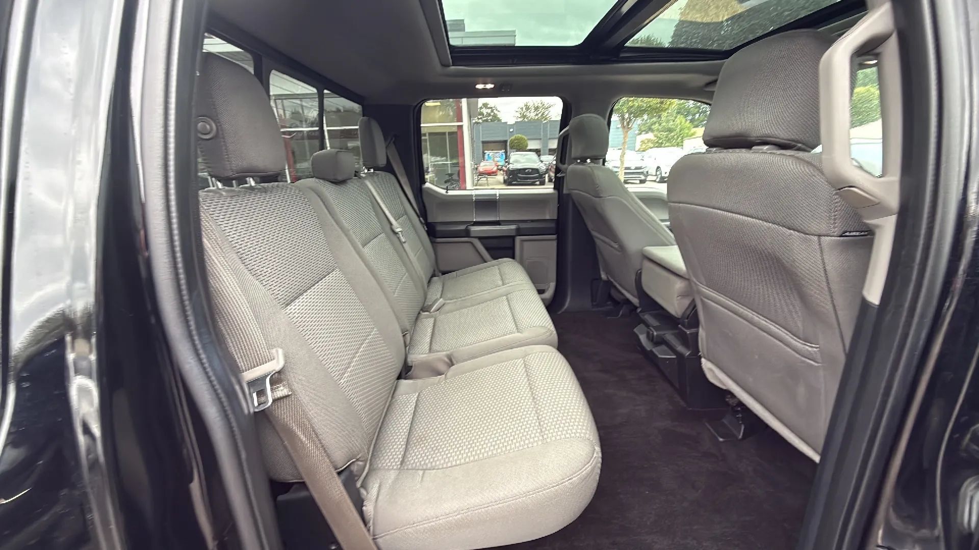 Used 2016 Ford F150 XLT w/ Equipment Group 302A Luxury AWD/4WD image 23