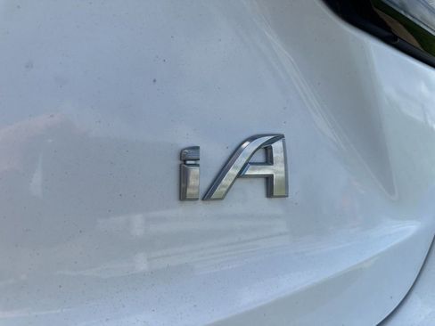 Used 2017 Toyota Yaris iA FWD image 4