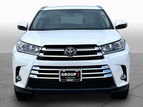 Used 2019 Toyota Highlander Limited FWD image 4