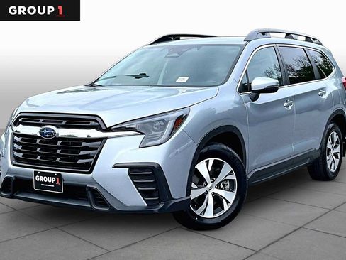 Used 2023 Subaru Ascent Premium w/ Convenience Package AWD/4WD image 1