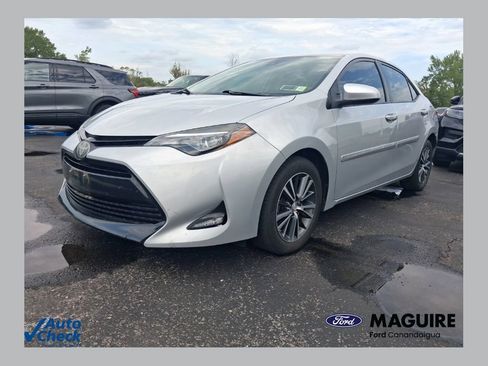 Used 2019 Toyota Corolla LE w/ LE Premium Package w/Moonroof FWD image 1