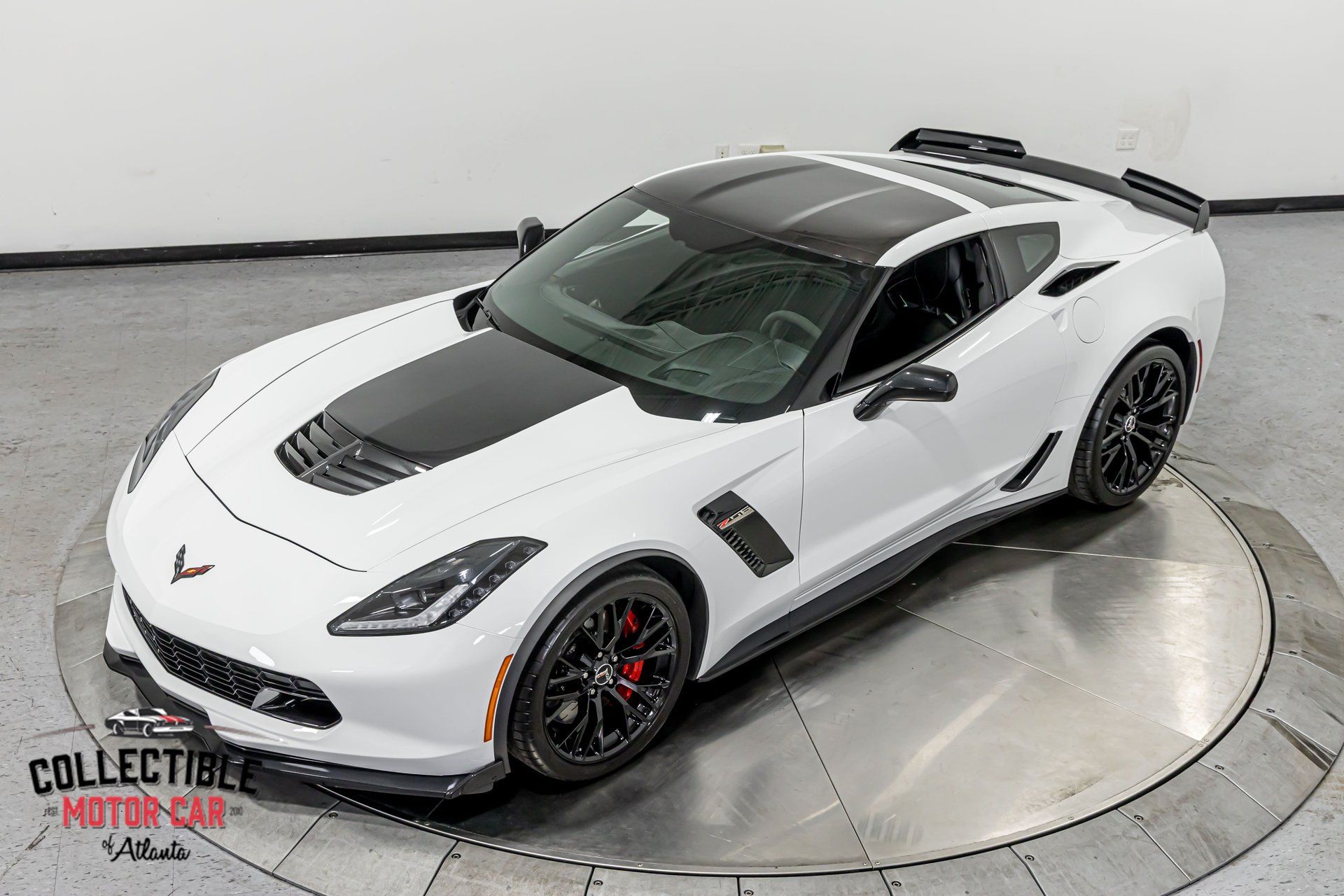 Used 2015 Chevrolet Corvette Z06 w/ 3LZ Preferred Equipment Group RWD image 36