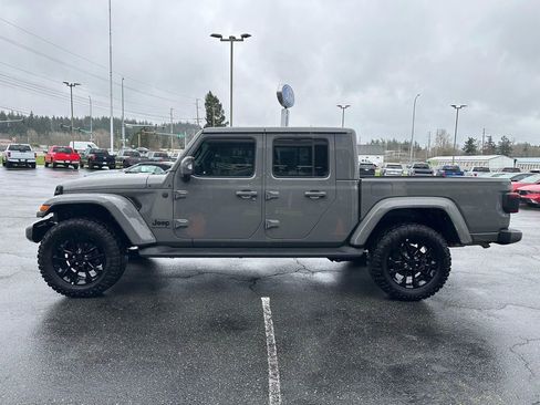 Used 2023 Jeep Gladiator Overland image 5