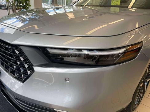 Used 2023 Honda Accord Touring image 6