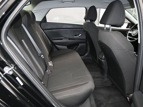 Used 2023 Hyundai Elantra SEL image 38