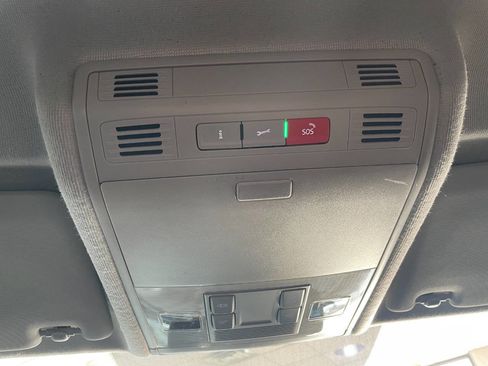 Used 2022 Volkswagen Tiguan S image 37