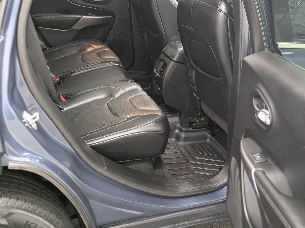 Used 2021 Jeep Cherokee Limited AWD/4WD image 22
