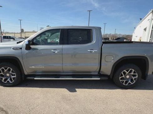 New 2026 GMC Sierra 1500 SLT image 4